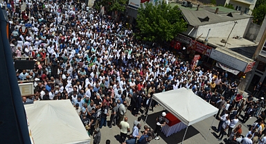 Saldırıda hayatını kaybeden doktor Karakaya'yı binler uğurladı