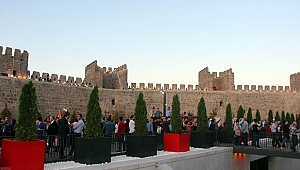Kültür merkezine dönüştürülen tarihi Kayseri Kalesi'nin tanıtımı yapıldı