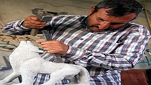 33 yıldır ekmeğini taştan çıkarıyor