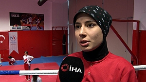 Hem öğrencilerini hem de kendisini şampiyon yapmak için çalışıyor