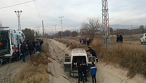  Kayseri'de minibüs kanala düştü: 3 yaralı