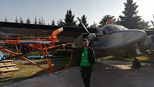 ‘Skydiving’ sporu yapan paraşütçüyü düşüyor sandılar