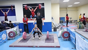 Halter heyecanı 50 sporcunun katılımıyla başladı