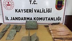 Kayseri’de ağaç kabuğuna yazılmış altın yaldızlı tarihi belge kılıfı ele geçirildi
