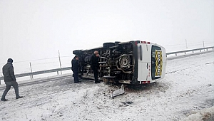 Kayseri'de öğrenci servisi yan yattı