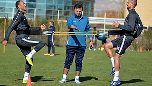 Kayserispor'da Umut Bulut ve Şamil Çinaz antrenmana çıktı