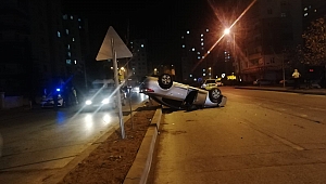  Takla atan otomobilden hafif yaralı kurtuldu