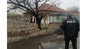 Yaşlı adam evinde ölü bulundu