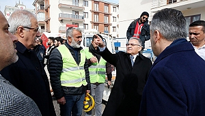  Başkan Büyükkılıç deprem bölgesinde