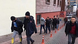 Kayseri'de 5 DEAŞ şüphelisi adliyede