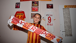 Minik Sudenaz, Kayserispor'un hiçbir maçını kaçırmıyor