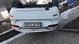 Direksiyon hakimiyeti kaybolan araç böyle takla attı