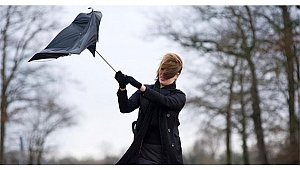 Şiddetli rüzgar nedeniyle Akkışla ve Talas ilçesinde okullar bir gün tatil edildi