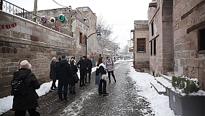 Usta isimlere Talas'ın tarihi mekanları tanıtıldı