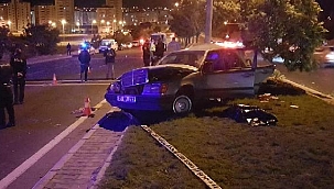 İki otomobil çarpıştı: 1 ölü, 2 yaralı