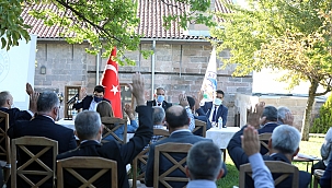Başkan Yalçın: “Naif bir meclisiz”