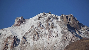 Erciyes Dağı beyaz örtüsünü giyindi