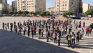 Kademeli eğitimde 8. sınıf öğrencileri okullarına kavuştu