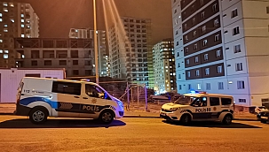 Evinde tabancayla başından vurulmuş halde buldu