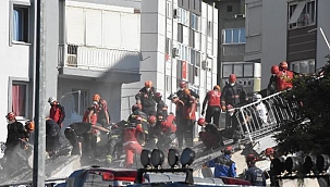 İzmir’de arama kurtarma çalışmaları sürüyor