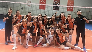 Kayseri’nin yüzünü voleybol takımları güldürdü