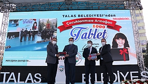 Talas Belediyesi öğrencileri sevindirdi, bin tablet hediye etti