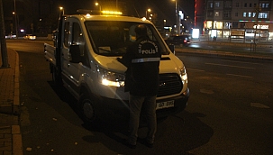 Yorgun mermi belediyenin aracına isabet etti