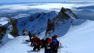 Anadak Anadolu Dağcılık ve Doğa Sporları Kulübü Zirve Tırmanışı