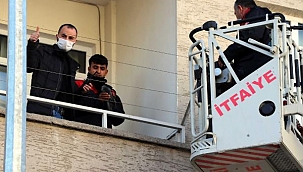 Boş evde mahsur kalan güvercini kurtarma seferberliği