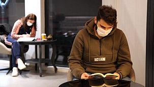 Kitaplar, koronavirüse karşı ultraviyole ışınlarla sterilize ediliyor