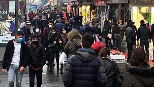 Sokağa çıkma kısıtlaması öncesi alışveriş yoğunluğu