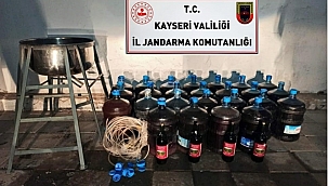 Tomarza’da 700 litre kaçak içki ele geçirildi