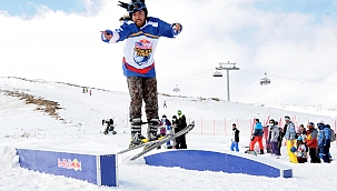 Kış sporları tutkunları Kayseri'de yarıştı