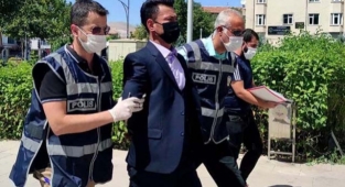 Afgan kadını kuma teklifini reddettiği için öldürmüş