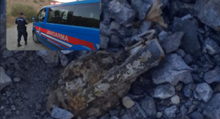 Suyun çekildiği bölgede el bombası bulundu