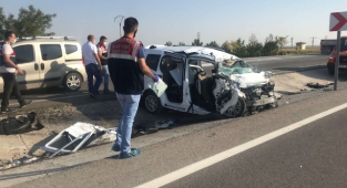 Tır ile hafif ticari araç çarpıştı: 6 ölü, 2 yaralı