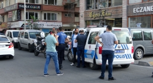 Elinde tabancayla koşan şahıs kovalamaca sonucu yakalandı