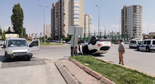 Kaza yapan otomobil takla attı: 3 yaralı