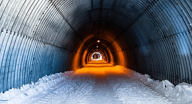 Yahyalı'da kar tüneli çöktü