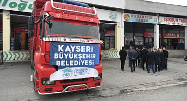Başkan Büyükkılıç 2 kamyon yardım tırını Adıyaman’a uğurladı