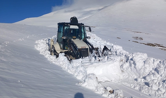 Kar Yağınca Mahsur Kalan Vatandaşlar Kurtarıldı