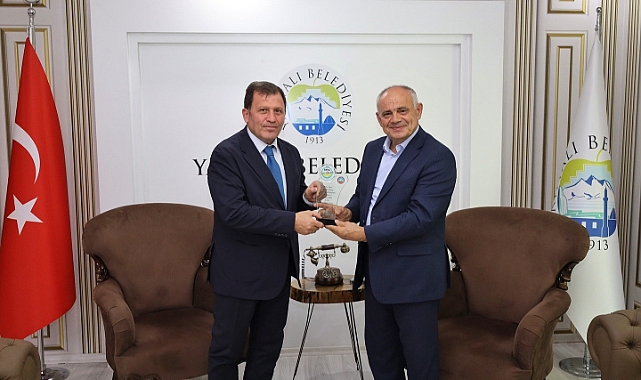 Ali İhsan Kabakcı’dan teşekkür plaketi