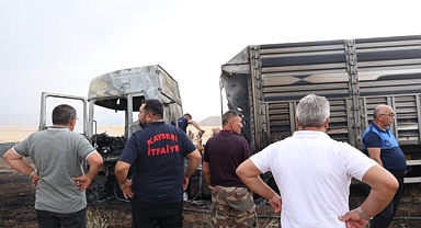 Yanan tır kullanılamaz hale geldi