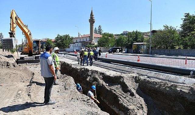 Başkan Büyükkılıç, Hacılar Kayseri Caddesi’nde 100 milyon TL’lik yatırımı inceledi