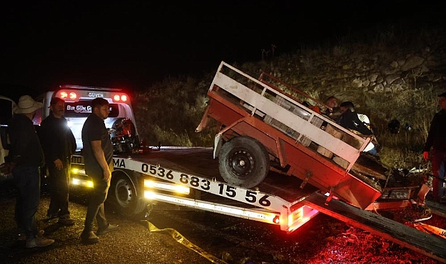 Tarım aracı ile otomobil çarpıştı: 1 ölü, 4 yaralı