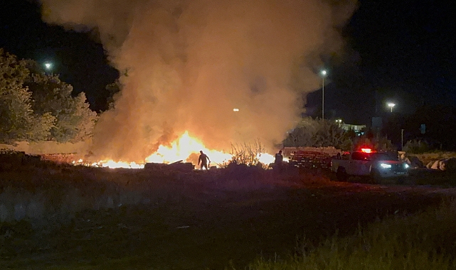 Atık yangını eve sıçramadan söndürüldü