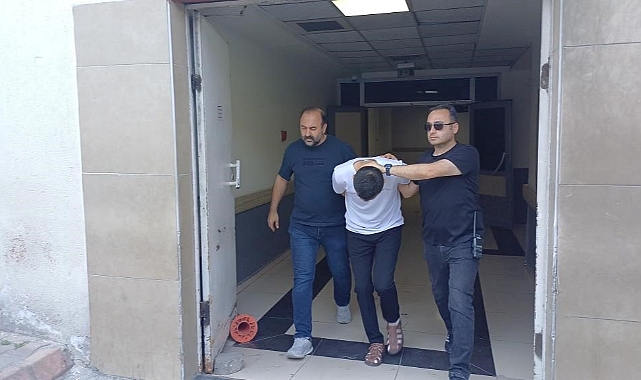 Camide boğazını kesip öldürdüğü adamın karısına