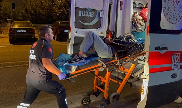 Parkta bıçaklı kavga: 2 yaralı