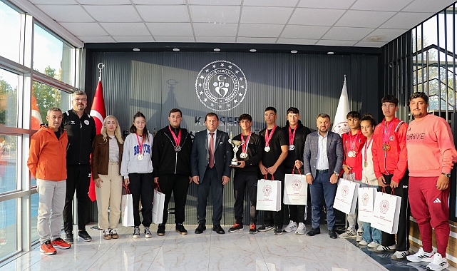 Şampiyon Paten takımından ziyaret