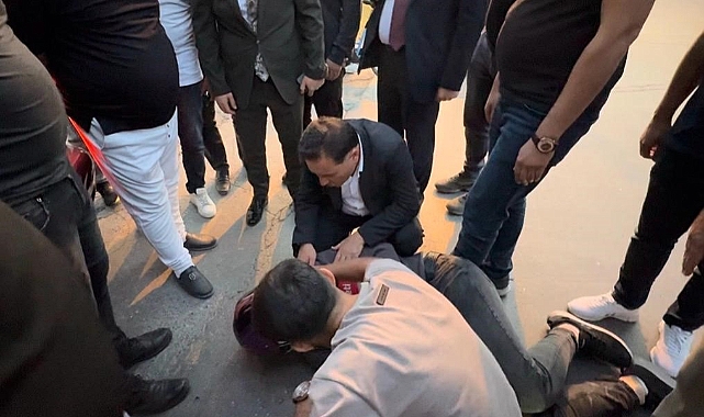 Vali Çiçek denk geldiği kazaya duyarsız kalmadı